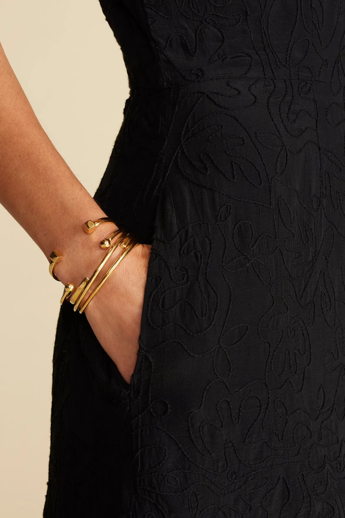 Dresses^Amour Vert Alexandrine Embroidered Crepe Sleeveless Dress Black