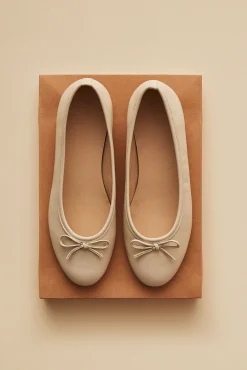 Shoes^Amour Vert Alohas Oriana Leather Ballet Flats Cream