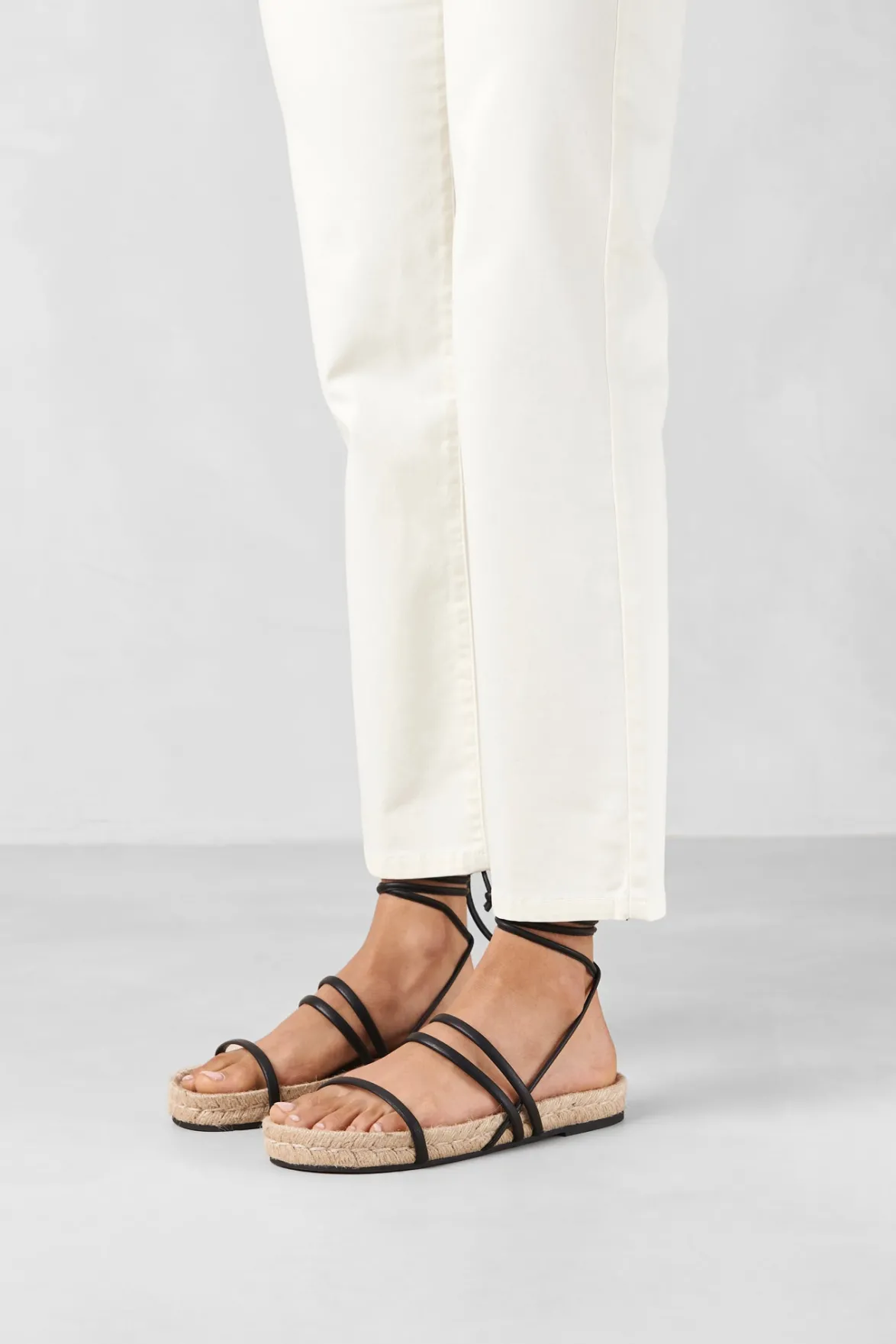 Shoes^Amour Vert Alohas Rayna Leather Sandal Black
